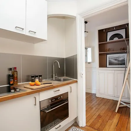 Apartment Bnbnova - Notre-dame - 1br With Balcony Paris