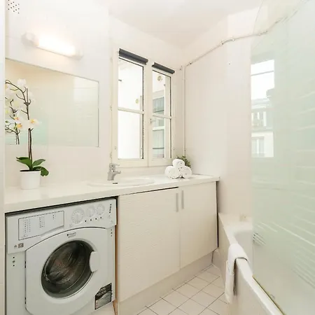 Bnbnova - Notre-dame - 1br With Balcony Apartment *