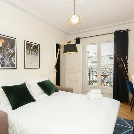Apartment Bnbnova - Notre-dame - 1br With Balcony *