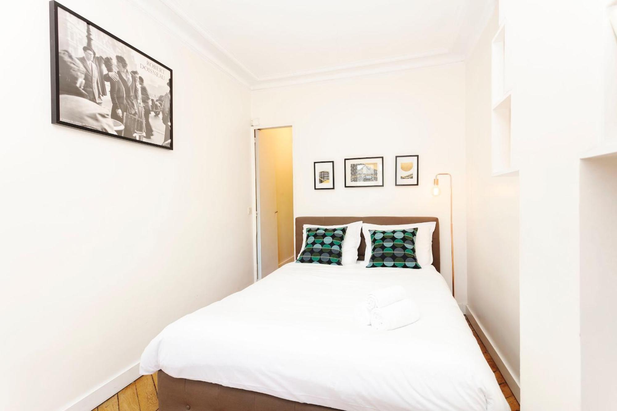 Bnbnova - Notre-dame - 1br With Balcony Apartment